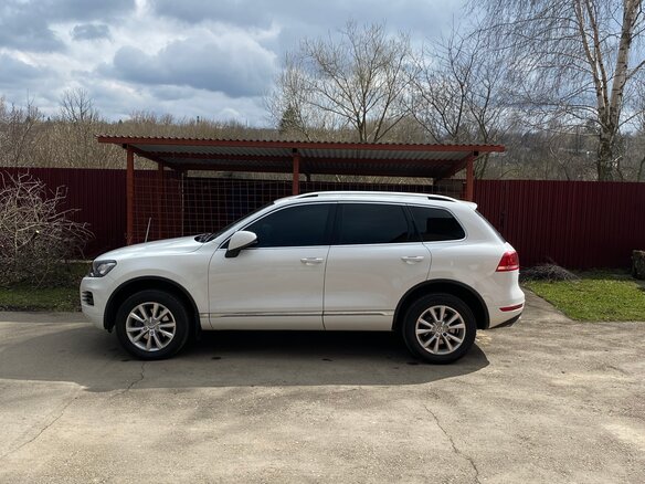 2013 Volkswagen Touareg II, белый, 2690000 рублей - вид 3