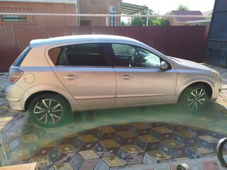 2008 Opel Astra H Рестайлинг, серебристый, 350000 рублей, вид 2