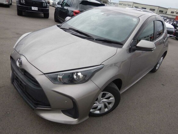 2020 Toyota Yaris IV, серый, 1450000 рублей - вид 14