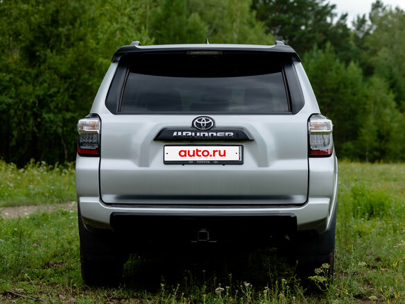 2022 Toyota 4Runner V Рестайлинг, серебристый, 8590000 рублей - вид 12