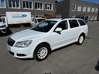 2012 Skoda Octavia II (A5) Рестайлинг, белый, 700000 рублей, вид 4