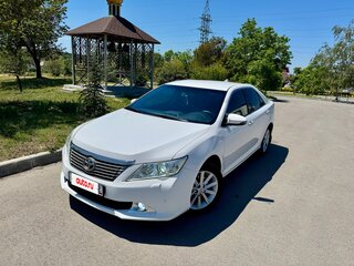 2013 Toyota Camry VII (XV50), белый, 1700000 рублей, вид 2
