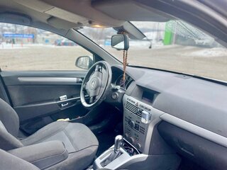 2010 Opel Astra H Рестайлинг, белый, 230000 рублей, вид 5