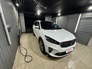 2019 Kia Sorento III Prime Рестайлинг, белый, 3650000 рублей, вид 3