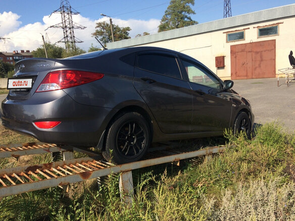 2011 Hyundai Solaris I, серый, 850000 рублей - вид 5