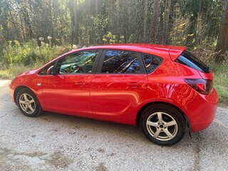 2012 Opel Astra J, красный, 855000 рублей, вид 3