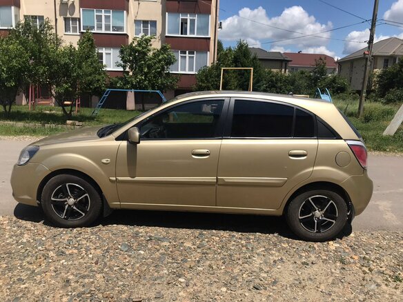 2010 Kia Rio II Рестайлинг, зелёный, 475000 рублей - вид 1