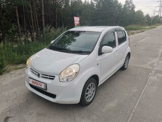 2011 Toyota Passo II (C30), белый, 715000 рублей, вид 1