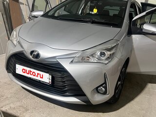 2019 Toyota Vitz III (XP130) Рестайлинг 2, серебристый, 1230000 рублей, вид 1