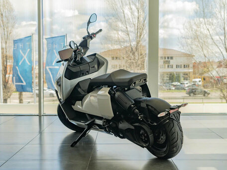 2023 BMW CE 04, белый, 1790000 рублей, вид 4