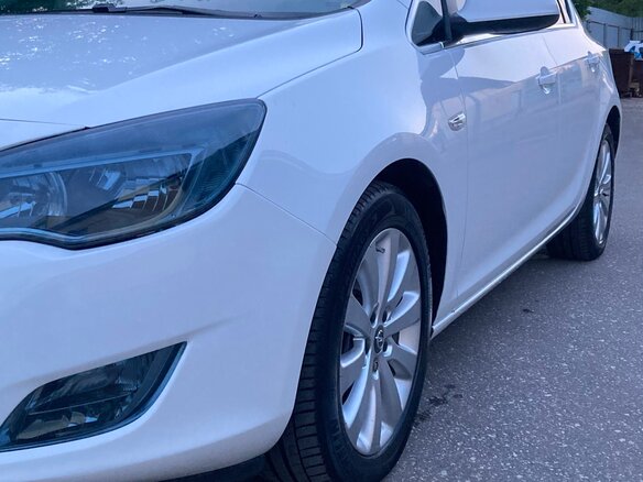 2012 Opel Astra J, белый, 950000 рублей - вид 4