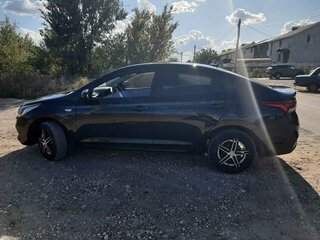 2017 Hyundai Solaris II, чёрный, 900000 рублей, вид 5