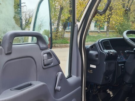 2010 Isuzu Elf (N-series), белый, 2700000 рублей, вид 3