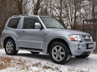2005 Mitsubishi Pajero III Рестайлинг, серебристый, 1550000 рублей, вид 2