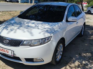 2010 Kia Cerato 6-speed II, белый, 825000 рублей, вид 3