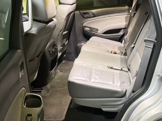 2016 Chevrolet Tahoe IV, серебристый, 3200000 рублей, вид 3