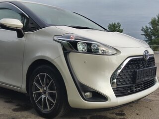2020 Toyota Sienta II Рестайлинг, белый, 1699000 рублей, вид 1