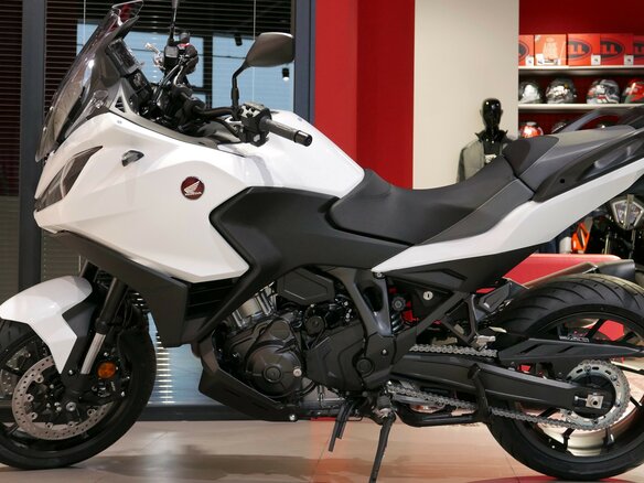 2022 Honda NT1100, белый, 1920000 рублей - вид 13