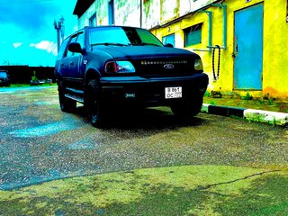 1998 Ford Expedition I, чёрный, 2000000 рублей, вид 3