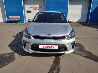 2019 Kia Rio IV, серебристый, 1110000 рублей, вид 1