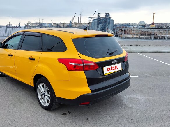 2015 Ford Focus III Рестайлинг, жёлтый, 750000 рублей - вид 6