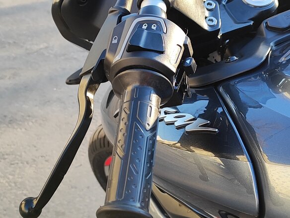 2022 Bajaj Pulsar N250, чёрный - вид 25