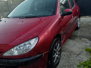2007 Peugeot 206, красный, 240000 рублей, вид 1