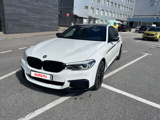 2019 BMW 5 серии 520i VII (G30/G31/G38), белый, 3350000 рублей, вид 2