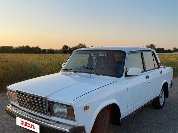 2001 Lada (ВАЗ) 2107, белый, 125000 рублей