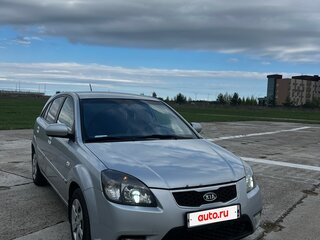 2010 Kia Rio II Рестайлинг, серый, 550000 рублей, вид 1
