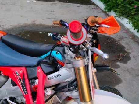 2010 Honda CRF 250R, красный, 450000 рублей, вид 4