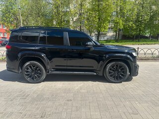 2021 Toyota Land Cruiser 300 Series, чёрный, 13000000 рублей, вид 4