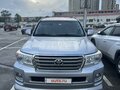2012 Toyota Land Cruiser 200 Series Рестайлинг 1, серебристый, 3700000 рублей - вид 4