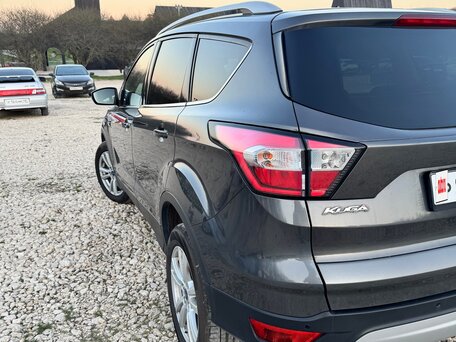 2018 Ford Kuga II Рестайлинг, бежевый, 1580000 рублей, вид 4