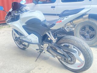 2009 Honda CBR 600RR, белый, 600000 рублей, вид 3