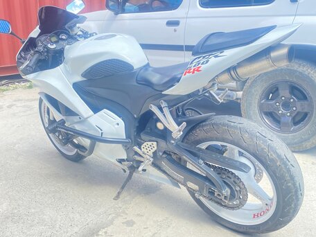 2009 Honda CBR 600RR, белый, 600000 рублей, вид 3