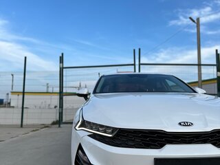 2020 Kia K5 III, белый, 2650000 рублей, вид 4