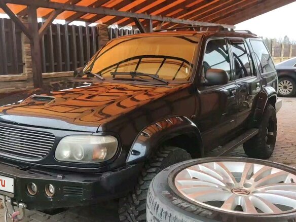 1998 Ford Explorer II, зелёный - вид 3