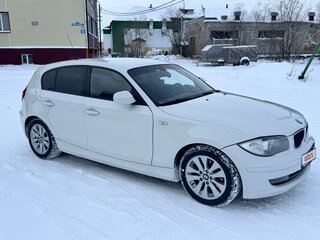 2011 BMW 1 серии 116i I (E81/E82/E87/E88) Рестайлинг, белый, 825000 рублей, вид 3