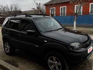 2013 Chevrolet Niva I Рестайлинг, чёрный, 630000 рублей, вид 2