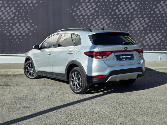 2017 Kia Rio X-Line IV, серебристый, 1380000 рублей - вид 3