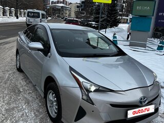 2017 Toyota Prius IV (XW50), серебристый, 1650000 рублей, вид 2
