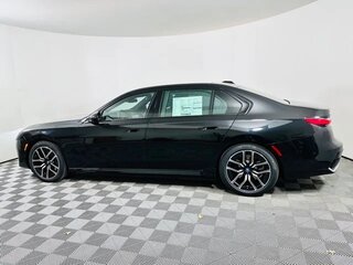 2025 BMW i7 xDrive60 I (G70), чёрный, 15365951 рублей, вид 3