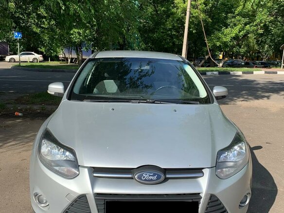 2011 Ford Focus III, серебристый - вид 2