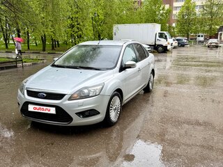 2011 Ford Focus II Рестайлинг, серебристый, 550000 рублей, вид 1