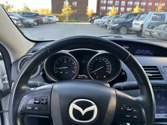 2012 Mazda 3 II (BL) Рестайлинг, белый, 1355000 рублей - вид 21