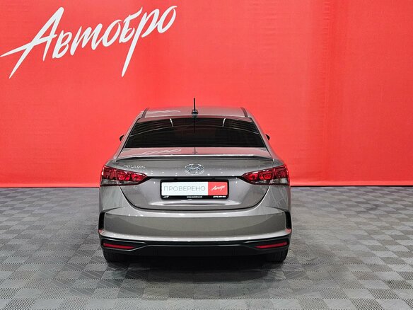 2021 Hyundai Solaris II Рестайлинг, коричневый, 1585000 рублей - вид 4