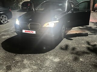 2010 BMW 7 серии Long 750Li xDrive V (F01/F02/F04), чёрный, 1000000 рублей, вид 4