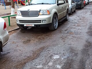 2005 Lincoln Navigator 6-speed II, белый, 1250000 рублей, вид 1