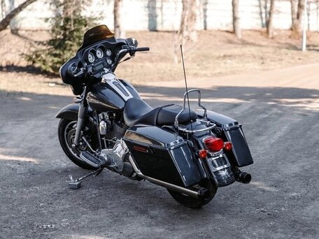 2006 Harley-Davidson Street Glide, серый, 900000 рублей, вид 2